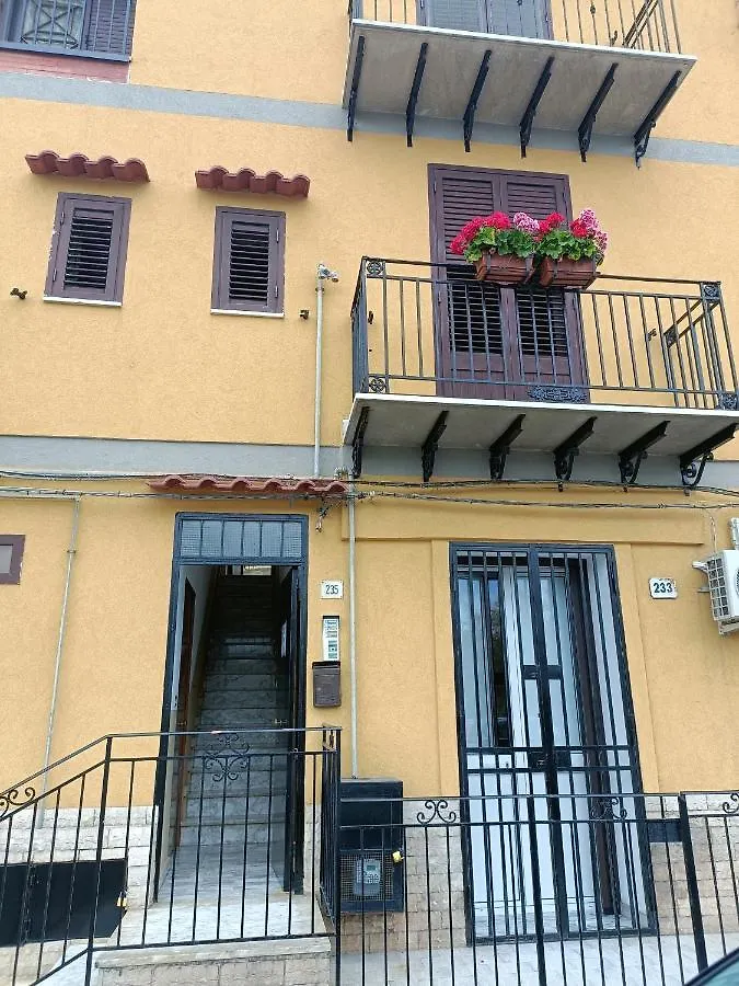 Appartamento Nonno Pino Palermo 0*,  Italia